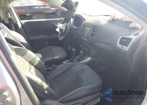 2018 Jeep Compass Latitude 4X4 from USA, damaged, VIN 3C4NJDBB2JT162614